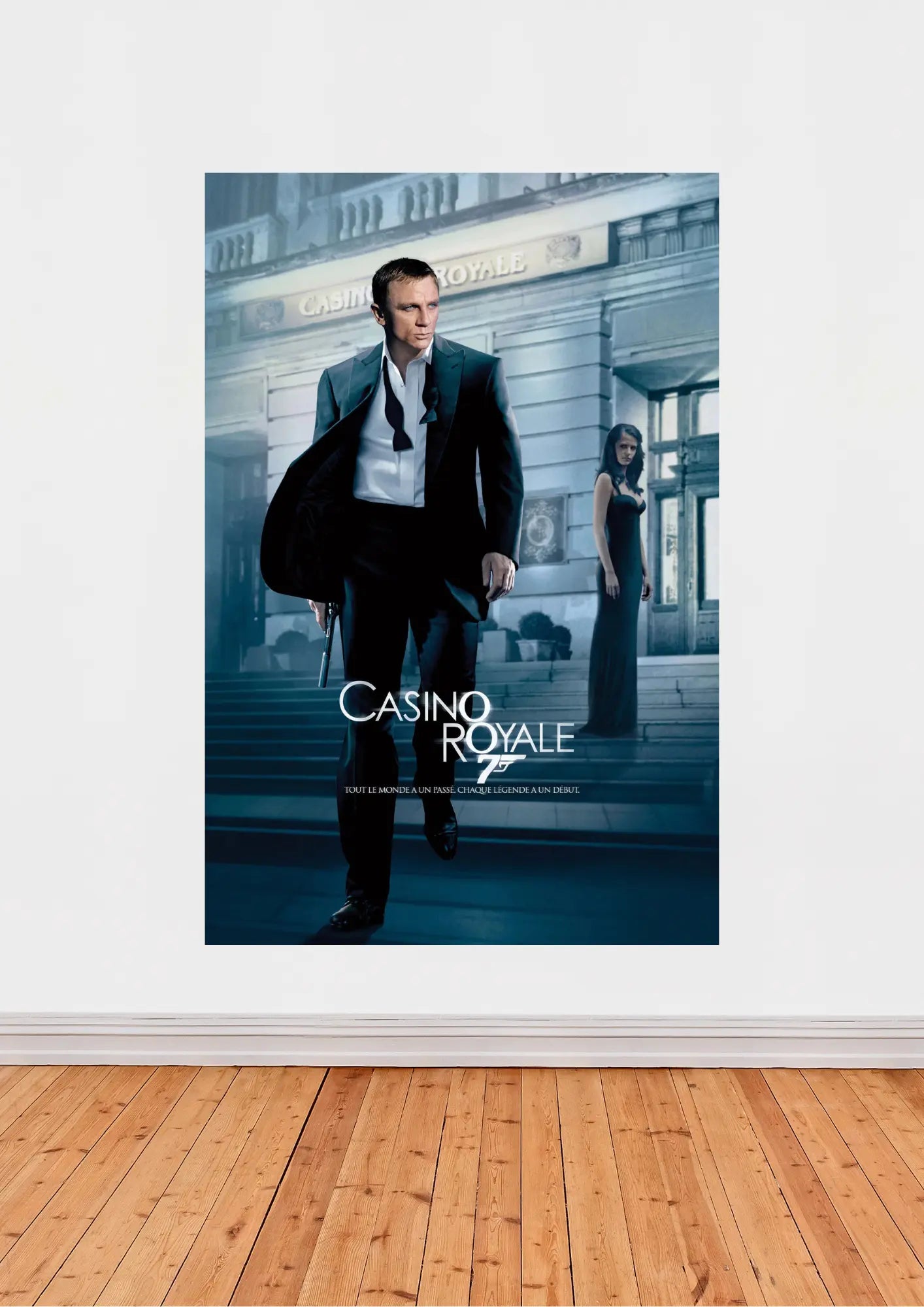 Affiche « Casino Royale » – James Bond 007 (2006) – Style espion chic