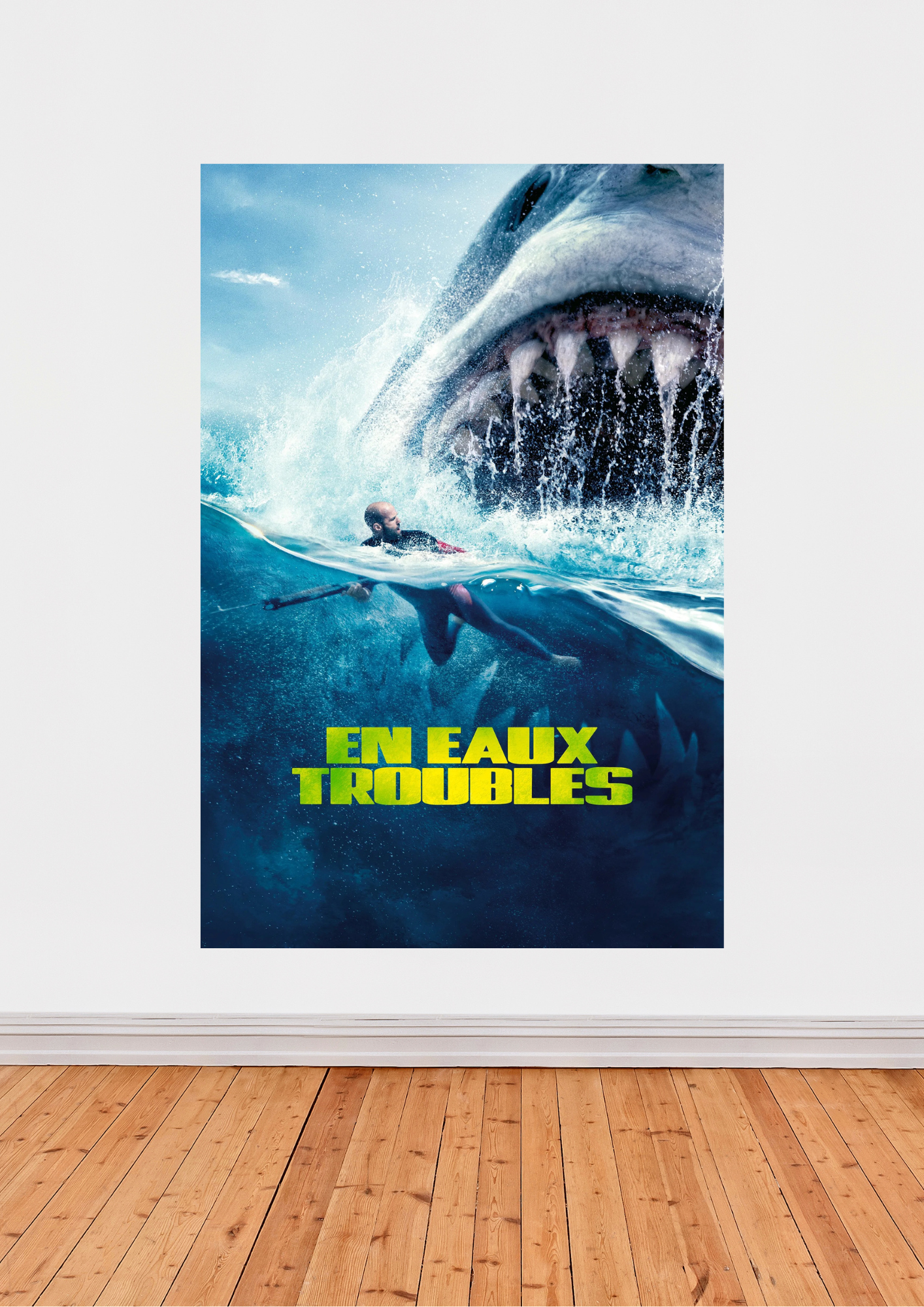 L'affiche cinéma « En eaux troubles » avec Jason Statham et le Mégalodon