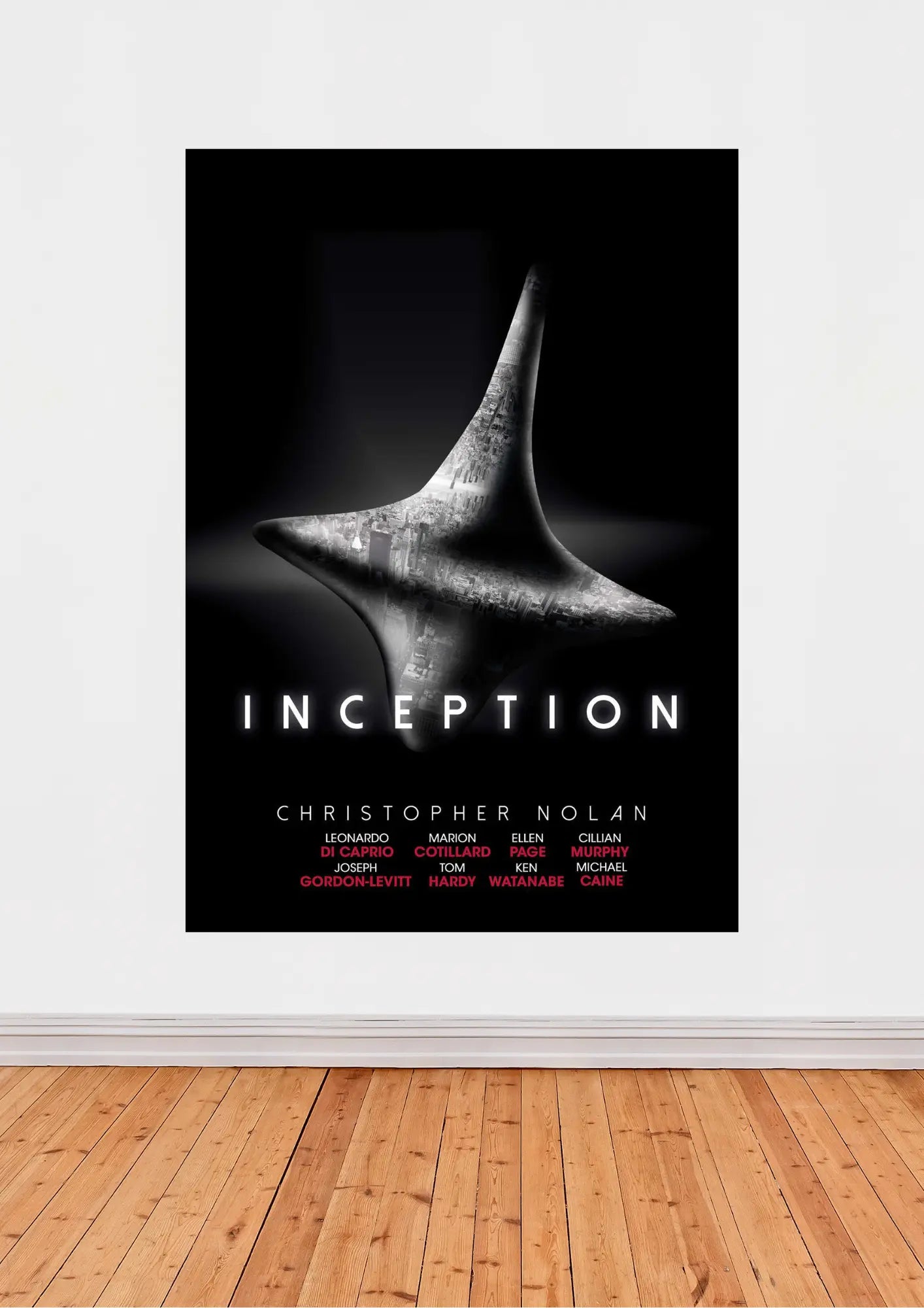 Redécouvrez Inception avec notre Affiche Minimaliste Totem et Ville Inversée