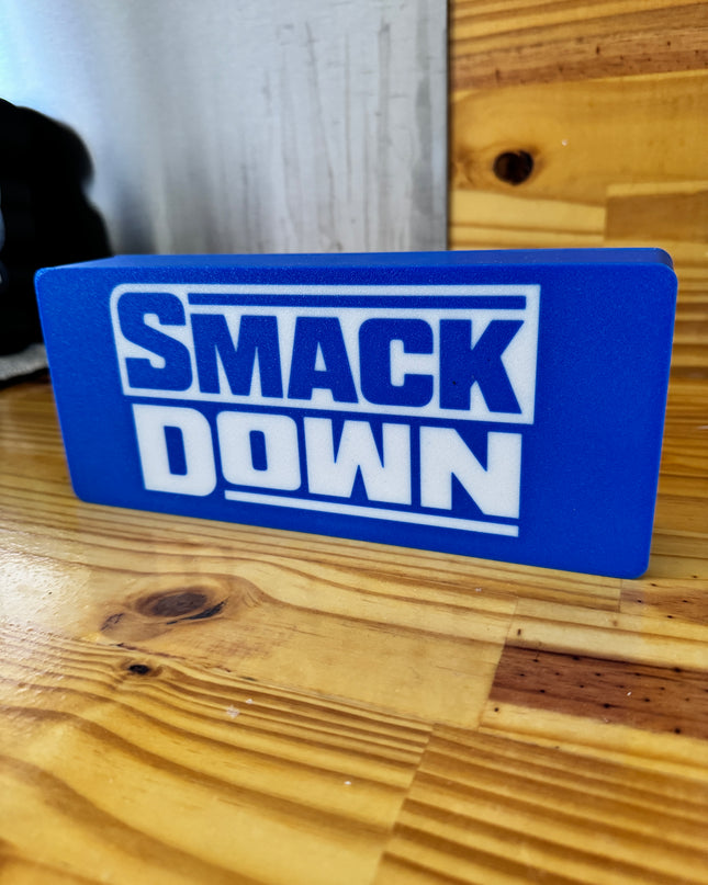 Lampe WWE SmackDown - Ancien Logo Lightbox 3D LED | Design Bleu & Blanc | USB