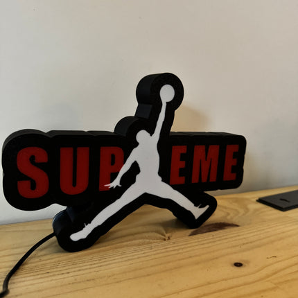 Lampe LED Supreme fond noir
