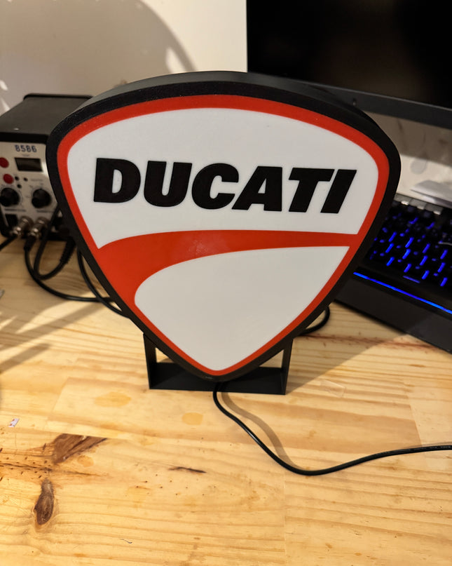 Lampe LED Ducati fond noir
