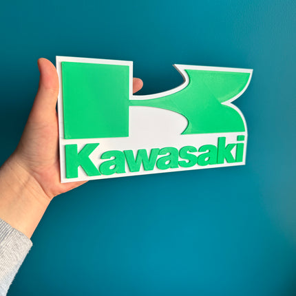 Plaque murale Kawasaki imprimée en 3D, logo vert et blanc de 24 cm.

