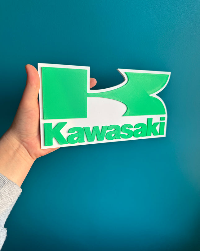 Plaque murale Kawasaki imprimée en 3D, logo vert et blanc de 24 cm.

