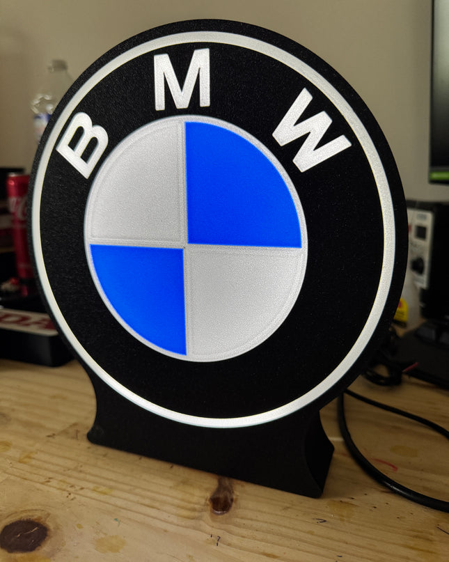 décoration murale inspirée des voitures BMW
