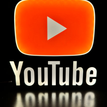 Lampe LED YouTube fond noir
