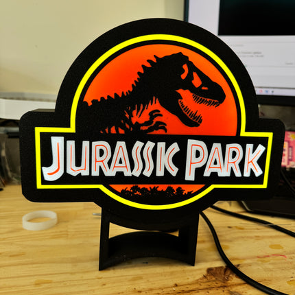 veilleuse personnalisée dinosaure rouge et noire
