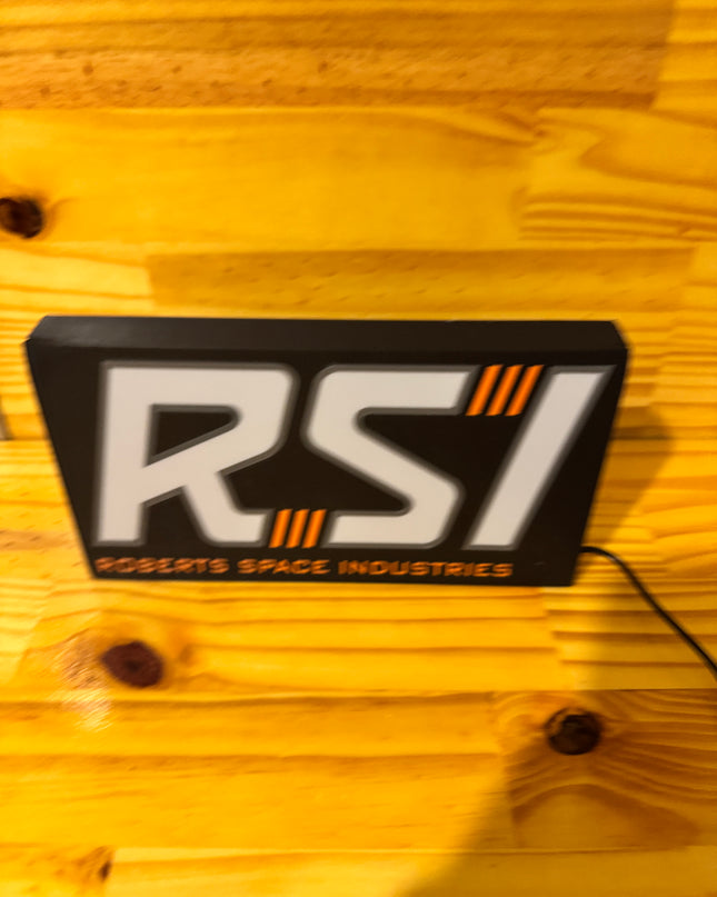 Lampe USB au style technique RSI

