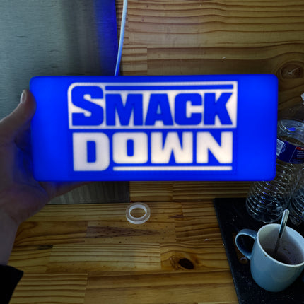 Lampe WWE SmackDown - Ancien Logo Lightbox 3D LED | Design Bleu & Blanc | USB