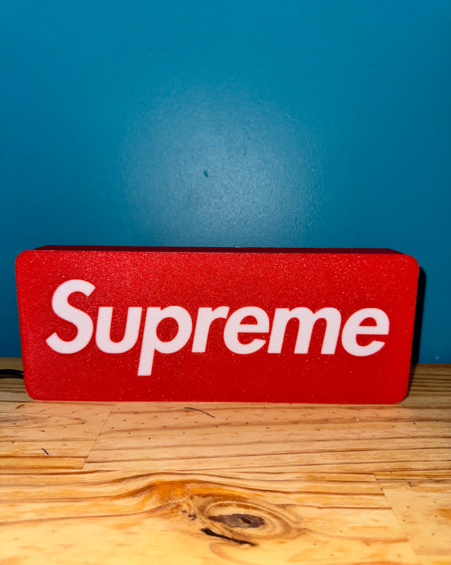 Lightbox 3D logo Supreme
