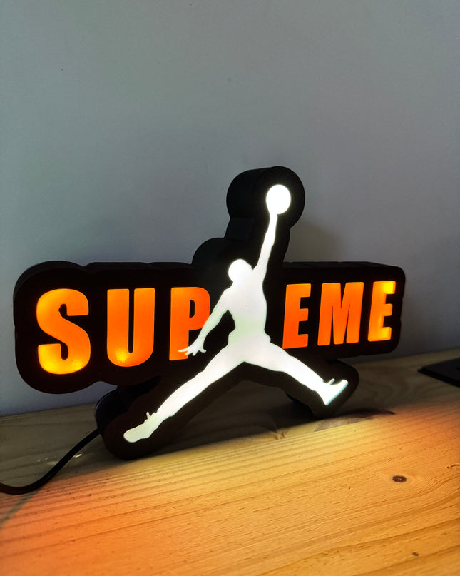Silhouette blanche de basketteur LED
