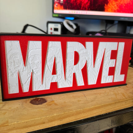 idée cadeau LED pour fan de Marvel
