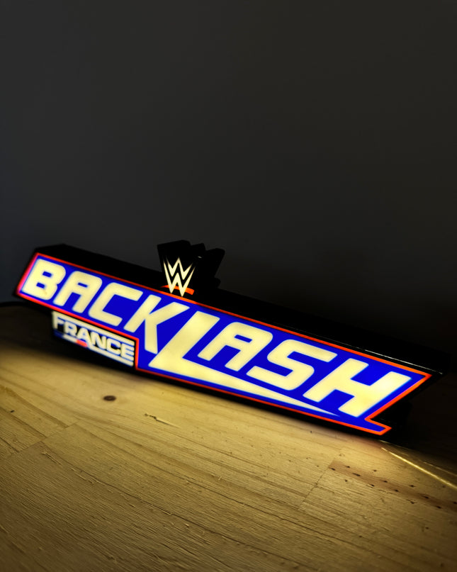Lampe WWE Backlash France - Édition Limitée | LED USB | Design Bleu Blanc Rouge
