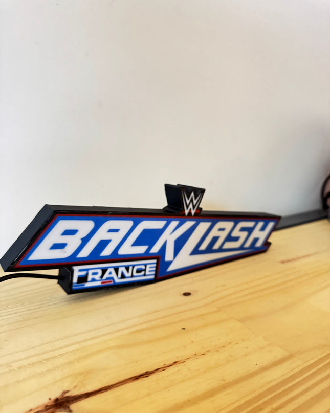 Lampe WWE Backlash France - Édition Limitée | LED USB | Design Bleu Blanc Rouge