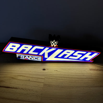 Lampe WWE Backlash France - Édition Limitée | LED USB | Design Bleu Blanc Rouge