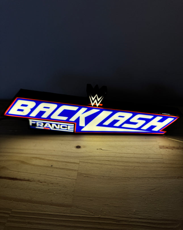 Lampe WWE Backlash France - Édition Limitée | LED USB | Design Bleu Blanc Rouge