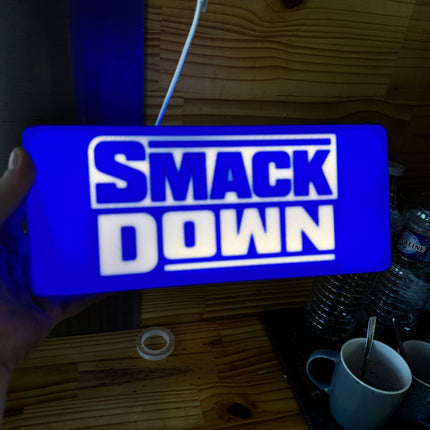 Lampe WWE SmackDown - Ancien Logo Lightbox 3D LED | Design Bleu & Blanc | USB