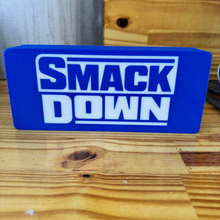 Lampe WWE SmackDown - Ancien Logo Lightbox 3D LED | Design Bleu & Blanc | USB
