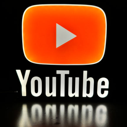 Design créatif pour studio YouTube
