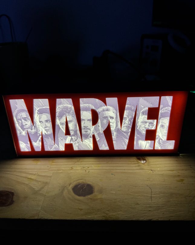éclairage décoratif rouge style Marvel
