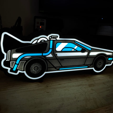 Lampe DeLorean fond noir rétro
