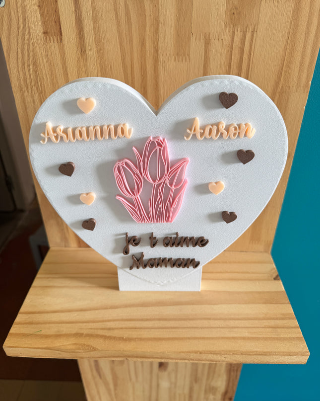 Décoration 3D “Je t’aime Maman” avec prénoms en relief.

