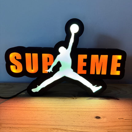 Veilleuse moderne inspiration Supreme
